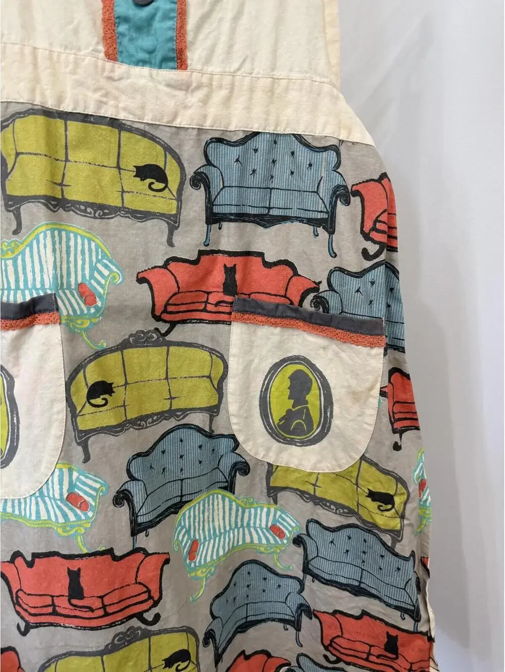 Vintage Style Apron with Colorful Sofa Print